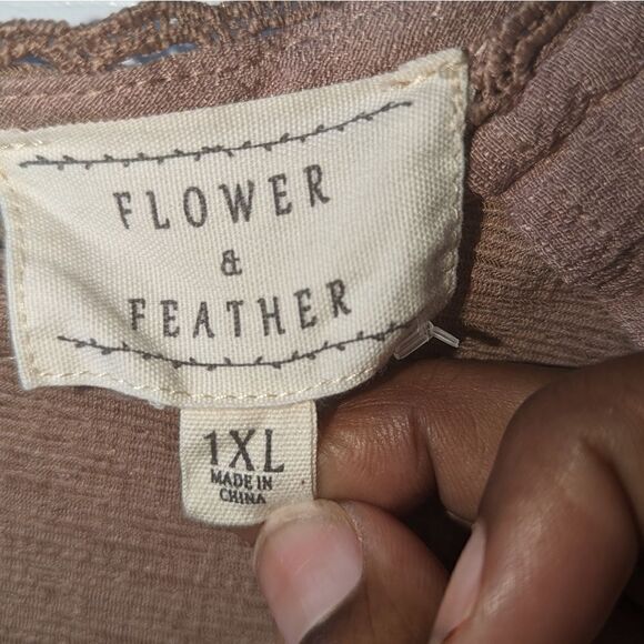 Flower and Feather women's blouse - Picture 8 of 8